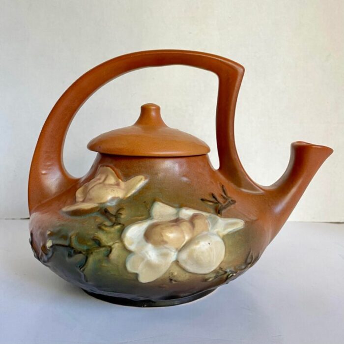 1940s roseville pottery magnolia lidded teapot 1171