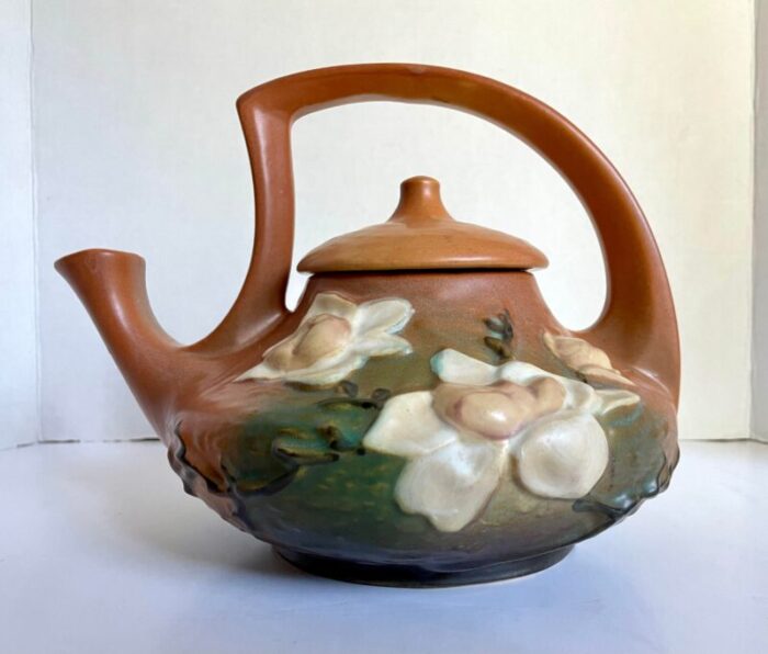 1940s roseville pottery magnolia lidded teapot 4265