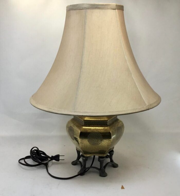 1950s vintage mid century chinoiserie gold accent lamp 3738