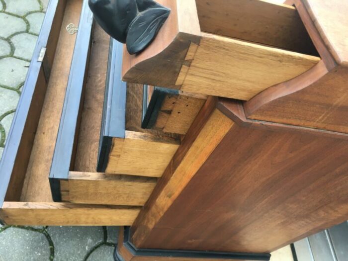 19th century walnut and marble dressing table 26