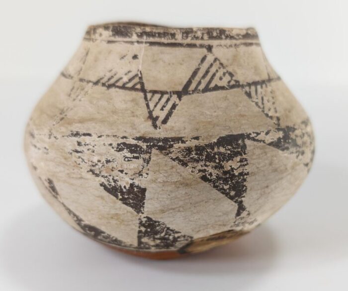 19th or 20th century southwestern native american pueblo acoma geometric pot 0635