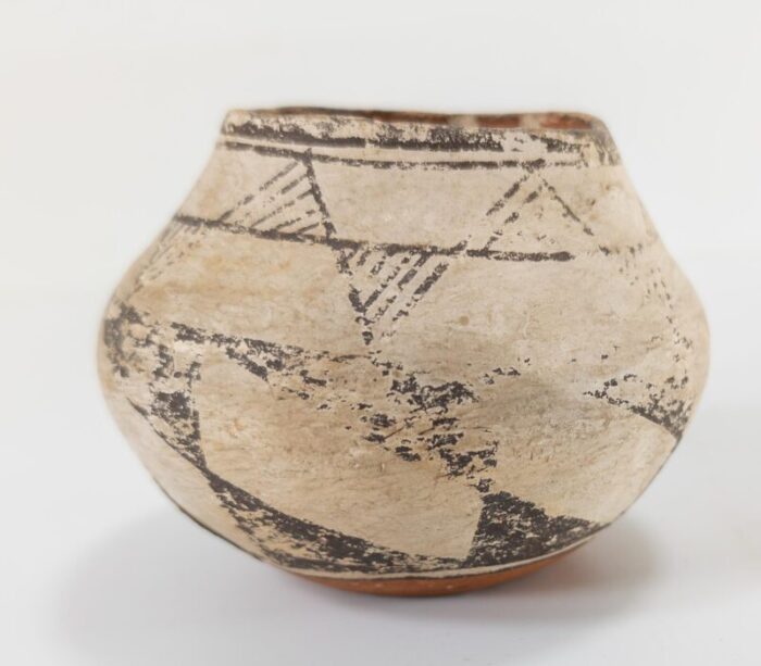 19th or 20th century southwestern native american pueblo acoma geometric pot 2203