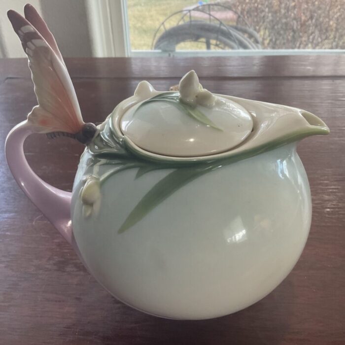 2000s franz teapot with butterfly handle 5352