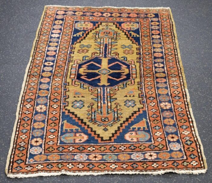 antique heriz rug 26 x 43 9638