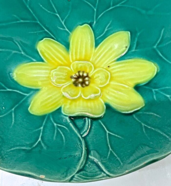 antique majolica water lily pad plate 6695