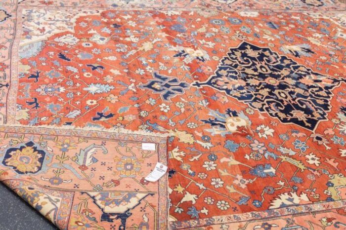 antique serapi rug 94 x 115 4412