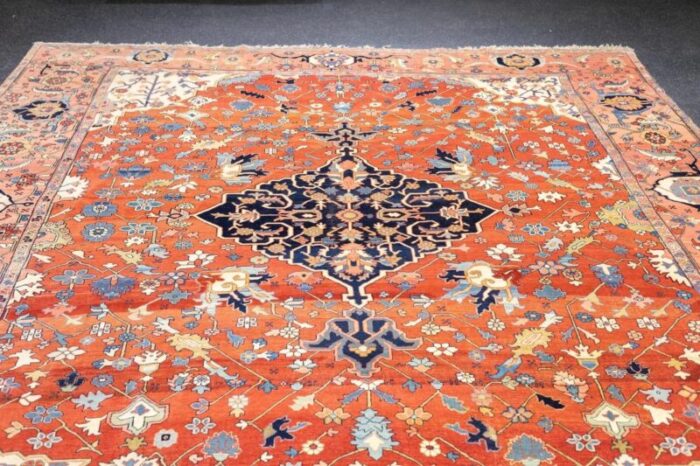 antique serapi rug 94 x 115 5326