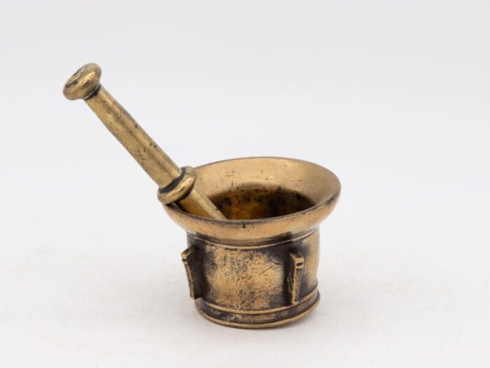 antique vintage brass mortar and pestle 9962