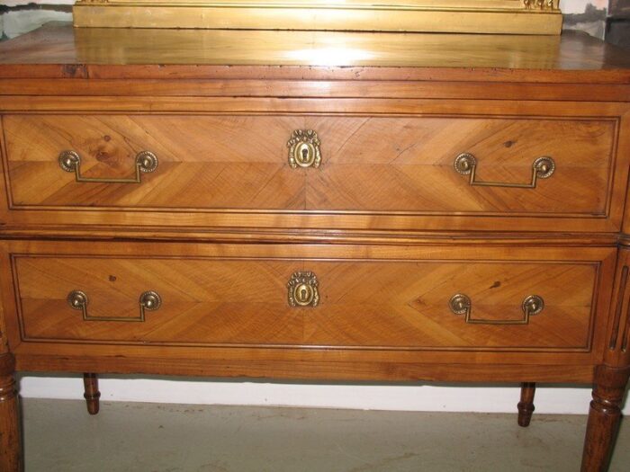 antique xvi walnut commode 3