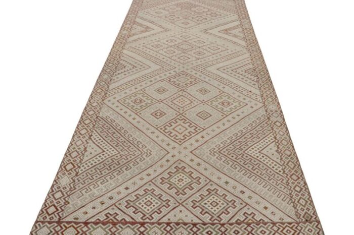 beige vintage zayane moroccan kilim rug with geometric pattern from rug and kilim 0514