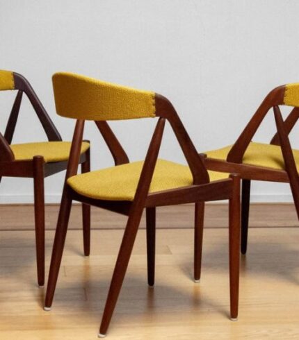 danish-yellow-ochre-upholstered-dining-chair-model-31-attributed-to-kai-kristiansen-1960s-2597.jpg