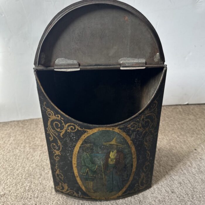 decorative late 19th century spice or tea tin 6170