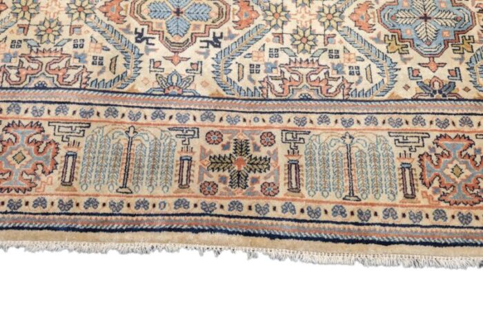 fine antique persian sarouk rug 62 x 87 4884