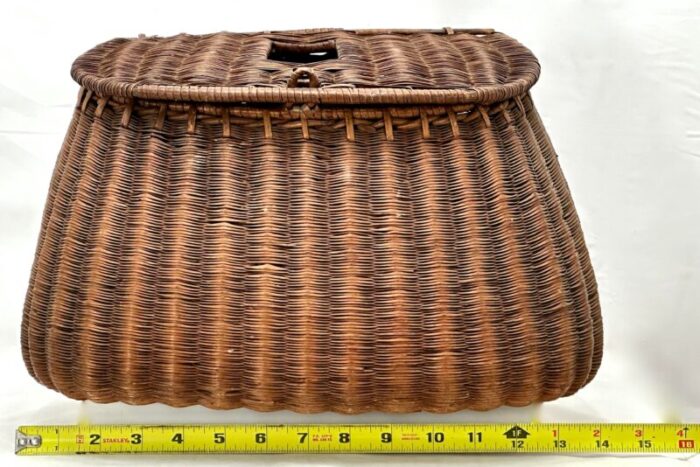 large antique american hand made hand woven sweetgrass fly fishing creel fish basket 3146