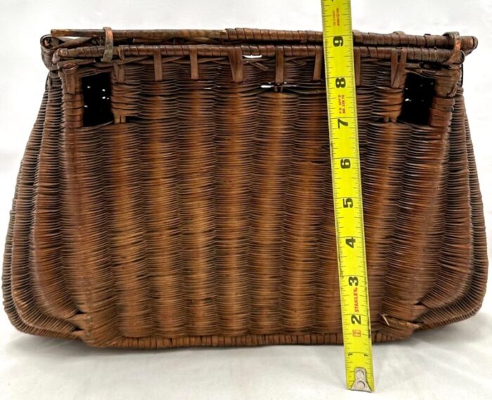 large antique american hand made hand woven sweetgrass fly fishing creel fish basket 4776