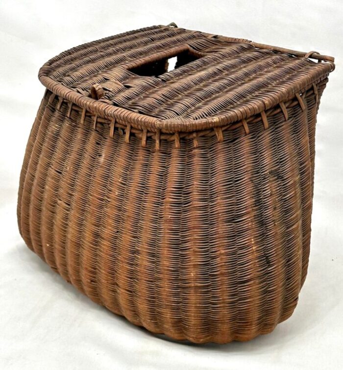 large antique american hand made hand woven sweetgrass fly fishing creel fish basket 7438