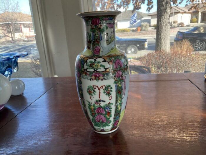 late 20th century rose medallion vase 2638