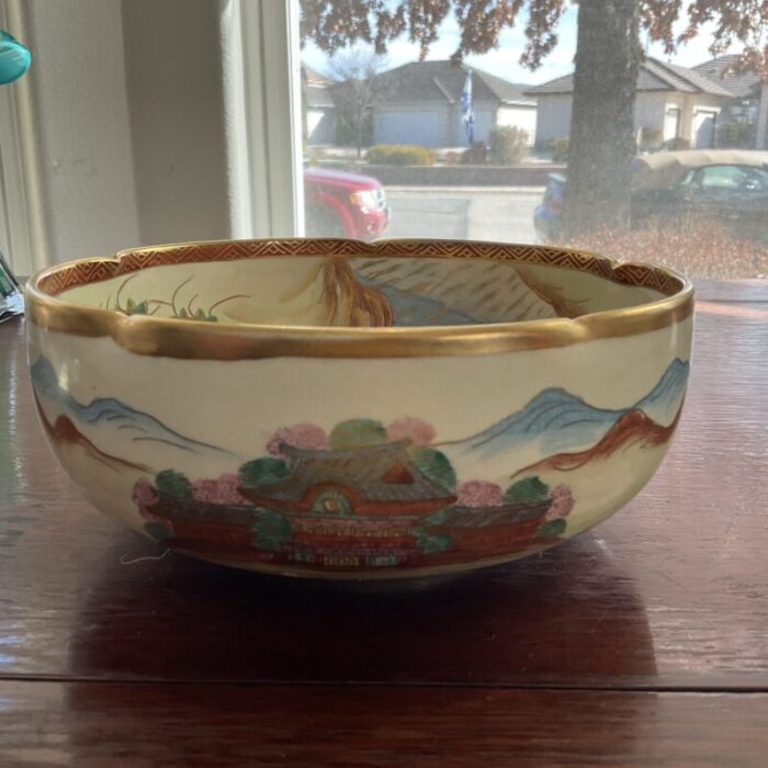 mid 20th century satsuma bowl with shimazu family crest 6014