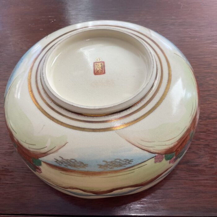 mid 20th century satsuma bowl with shimazu family crest 7005