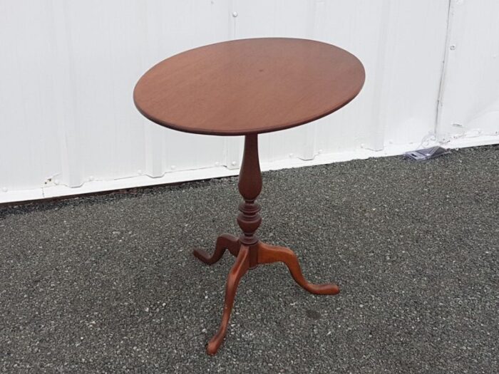 mid 20th century vintage williamsburg style tilt top table 7336