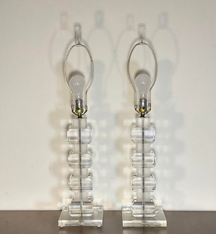 pair of vintage 1970s clear and frosted lucite chunky stacked table lamps 6492