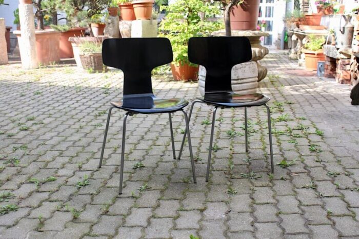 scandinavian modern black lounge chairs by arne jacobsen for fritz hansen 1970s set of 2 8