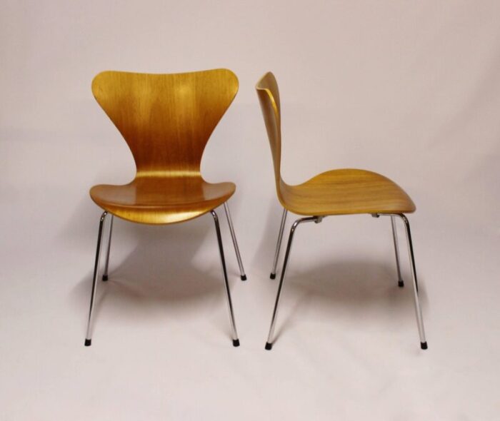 teak 3107 dining chairs by arne jacobsen for fritz hansen 1996 set of 2 2