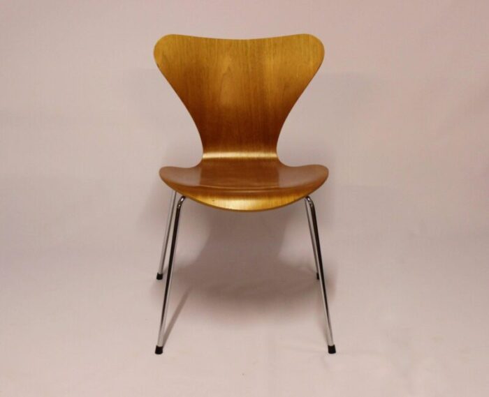 teak 3107 dining chairs by arne jacobsen for fritz hansen 1996 set of 2 3