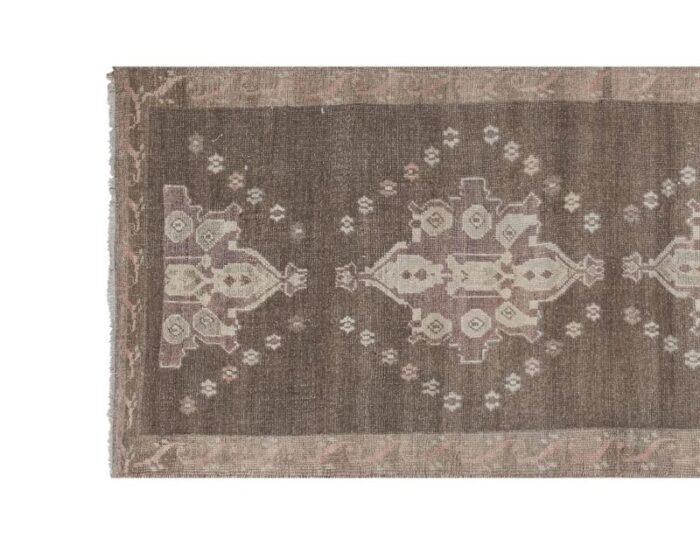 turkish karapinar rug with venetian renaissance style 0196