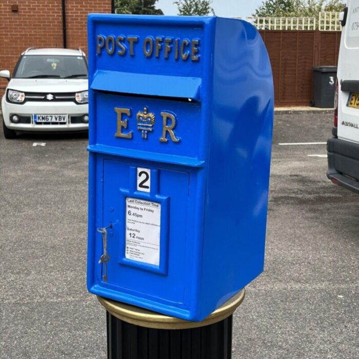 vintage blue post box 9652