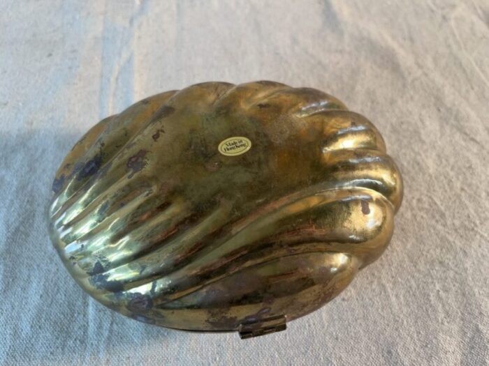 vintage brass decorative clamshell shaped trinket box 2323