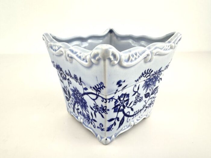 vintage chinoiserie blue and white small planter 6851