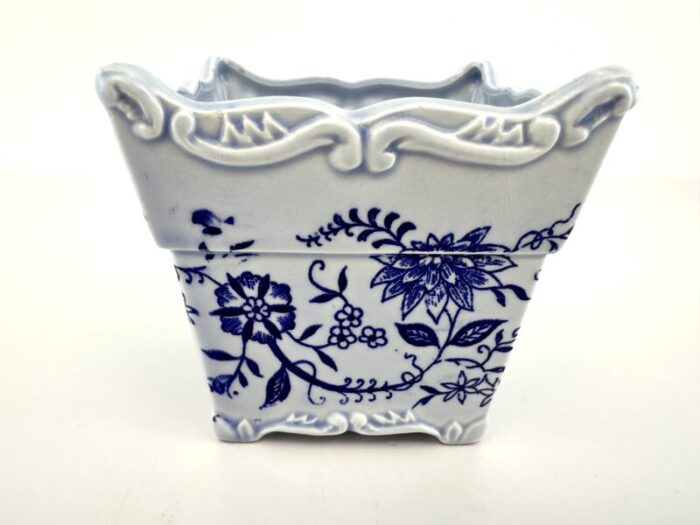 vintage chinoiserie blue and white small planter 8561