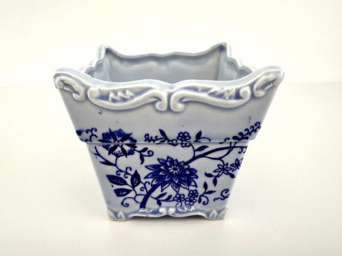 vintage chinoiserie blue and white small planter 9380