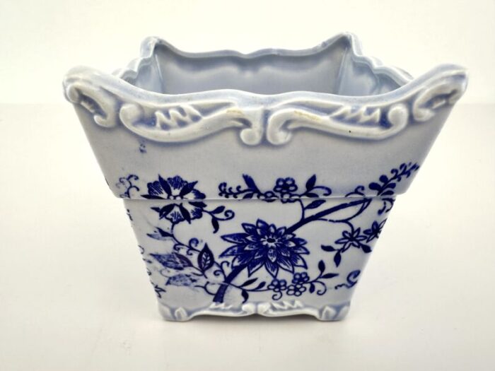 vintage chinoiserie blue and white small planter 9454