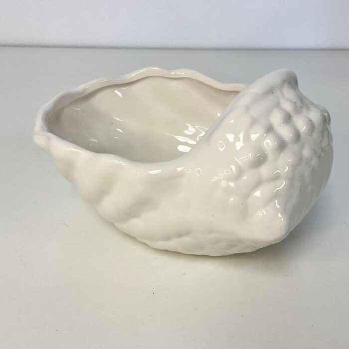 vintage coastal chic hollywood regency seashell planter in white ceramic 6225