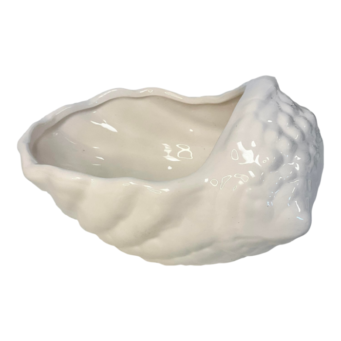 vintage coastal chic hollywood regency seashell planter in white ceramic 7611