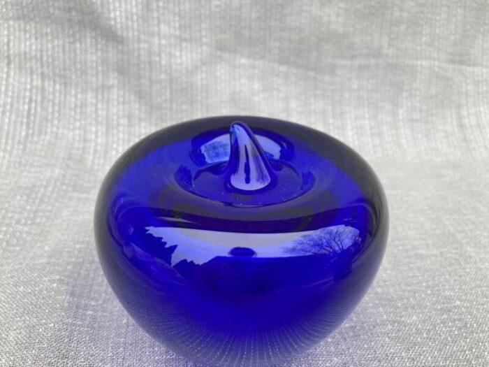 vintage cobalt blue glass apple paper weight 4386