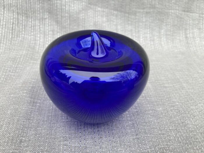 vintage cobalt blue glass apple paper weight 4934