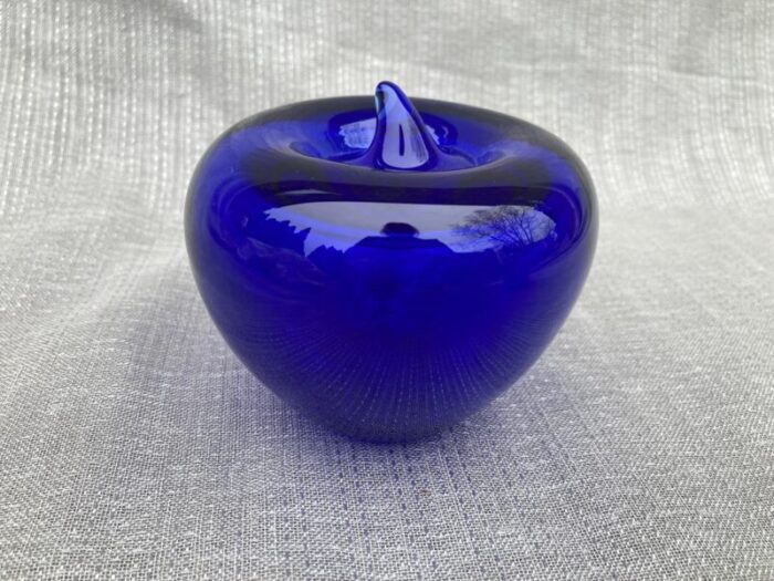 vintage cobalt blue glass apple paper weight 8925