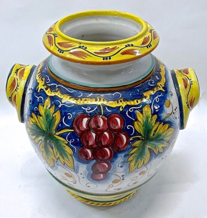 vintage italian deruta bacchus and grape vase 0634