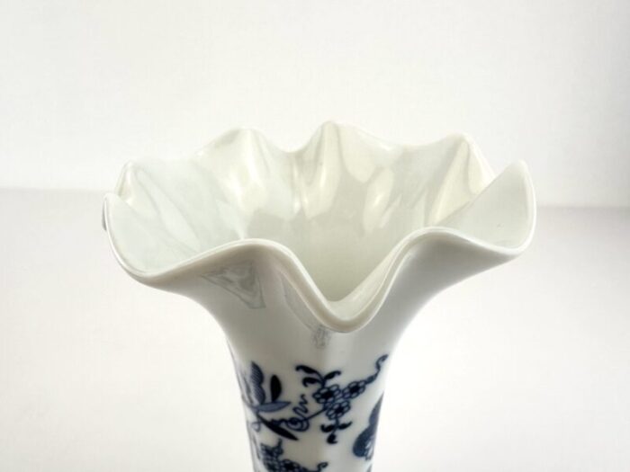 vintage japan danube blue and white bud vase 8819