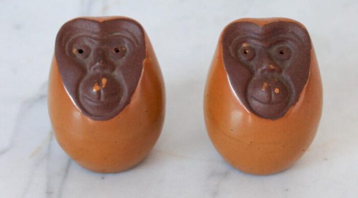 vintage monkey salt and pepper shakers 9752