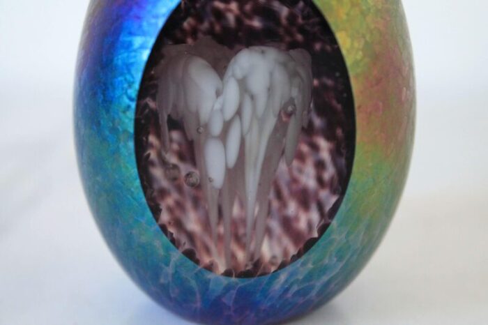 vintage roger vines iridescent glass egg paperweight 1991 4606